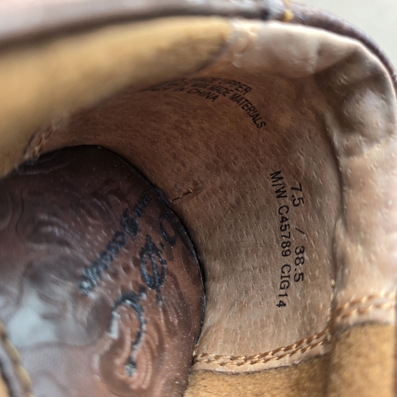 Boc Embossed Brown Leather Slip-Ons -Size 7.5 - Picture 2 of 9